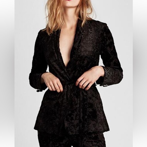 Zara Jackets & Blazers - ZARA BLACK VELVET BELTED JACKET SIZE LARGE